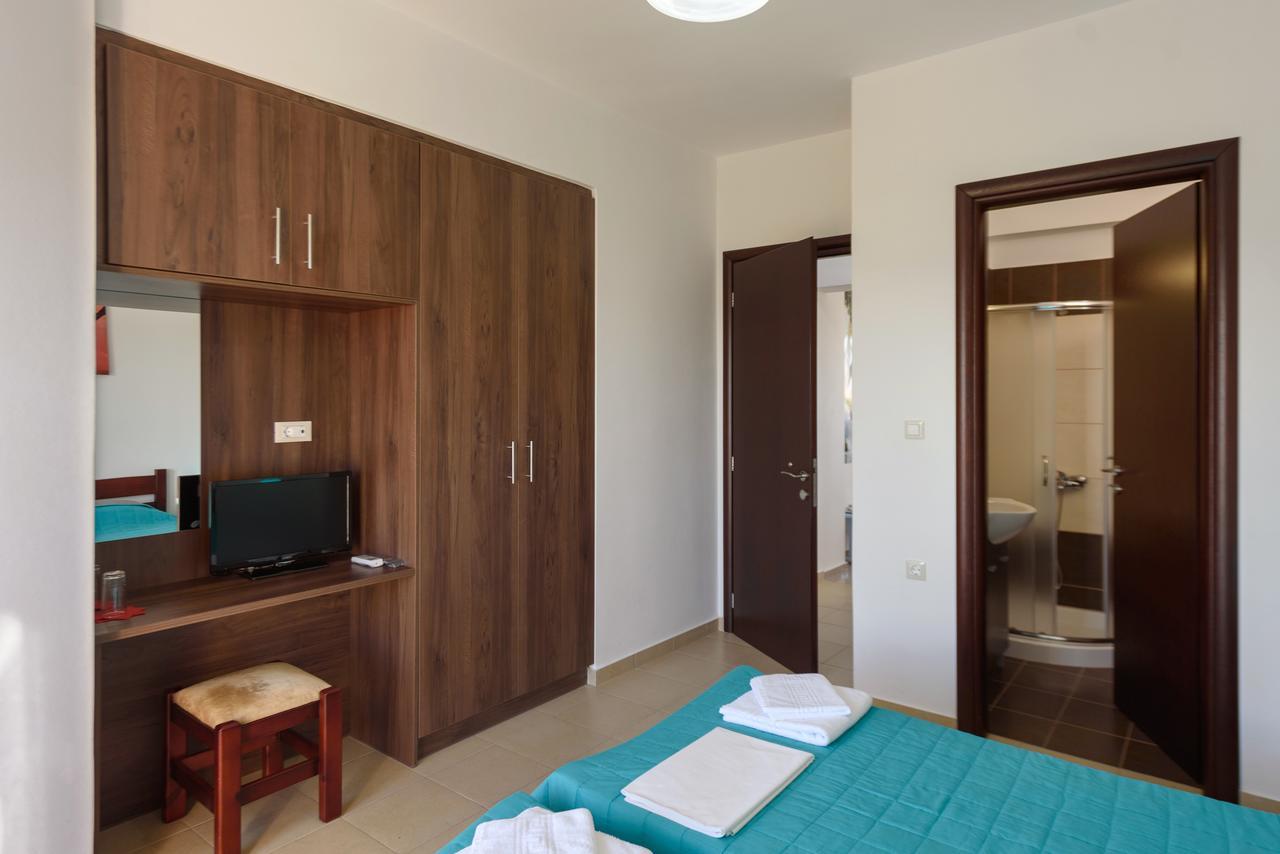 Elpidis Villa Kokkinos Pirgos Exteriör bild