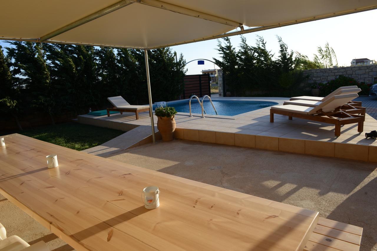 Elpidis Villa Kokkinos Pirgos Exteriör bild