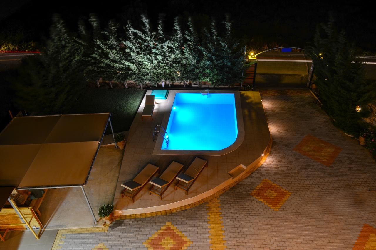 Elpidis Villa Kokkinos Pirgos Exteriör bild
